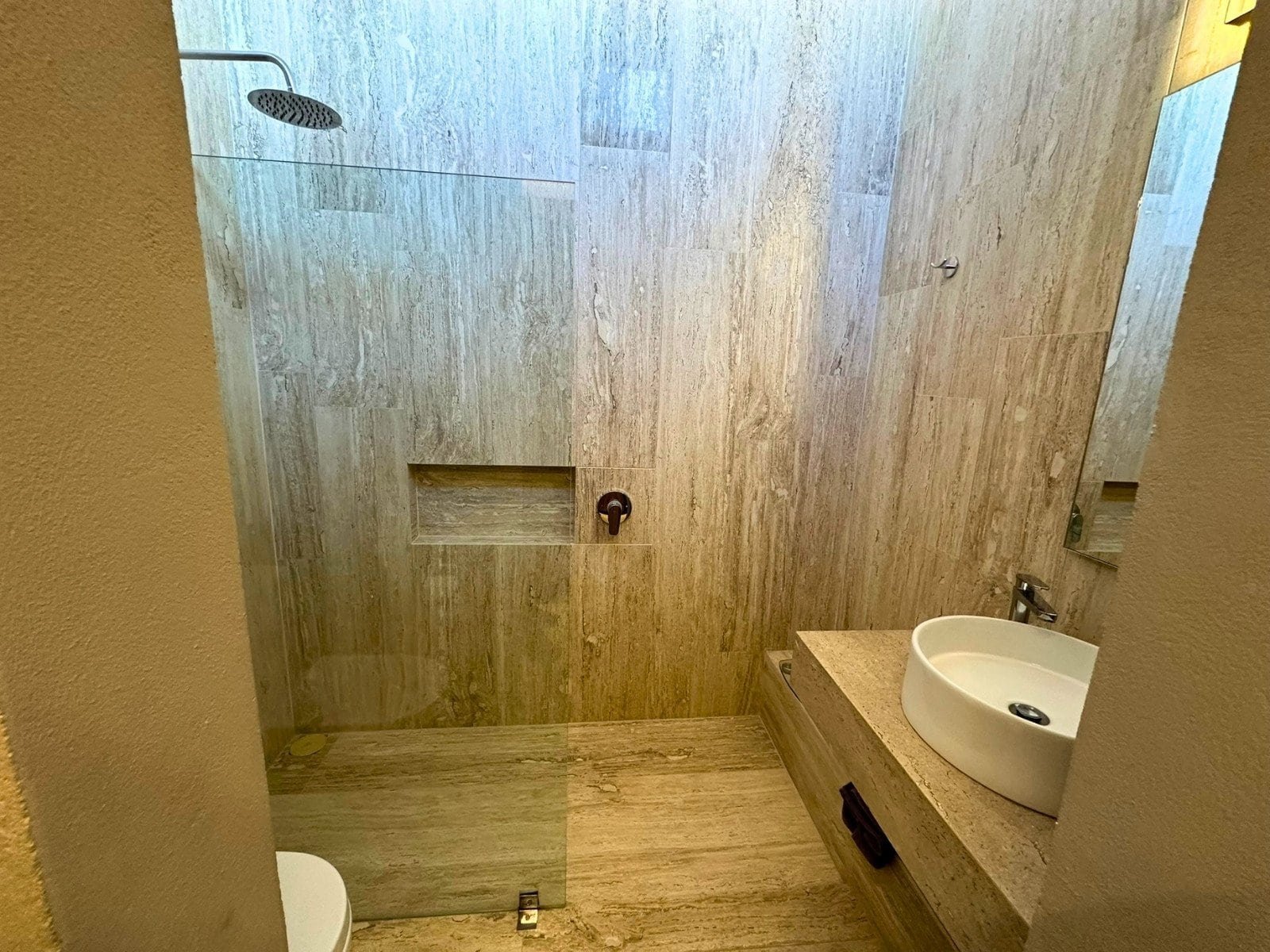 baño 2 de casa en residencial mayorazgo.