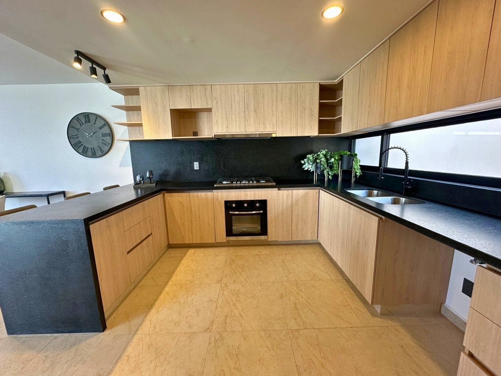 cocina de casas en Zibata con jardín amplio de 90m2!