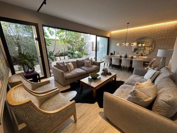 sala y comedor de casa en residencial mayorazgo.
