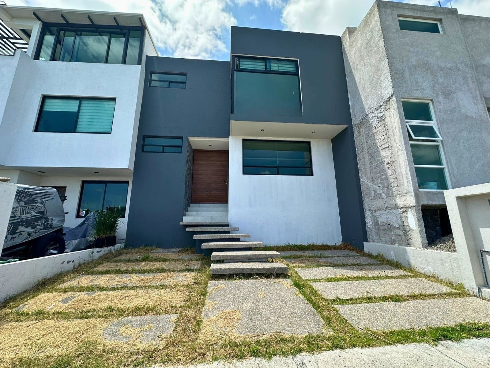fachada de casa en Zibatá cerca de la Anáhuac