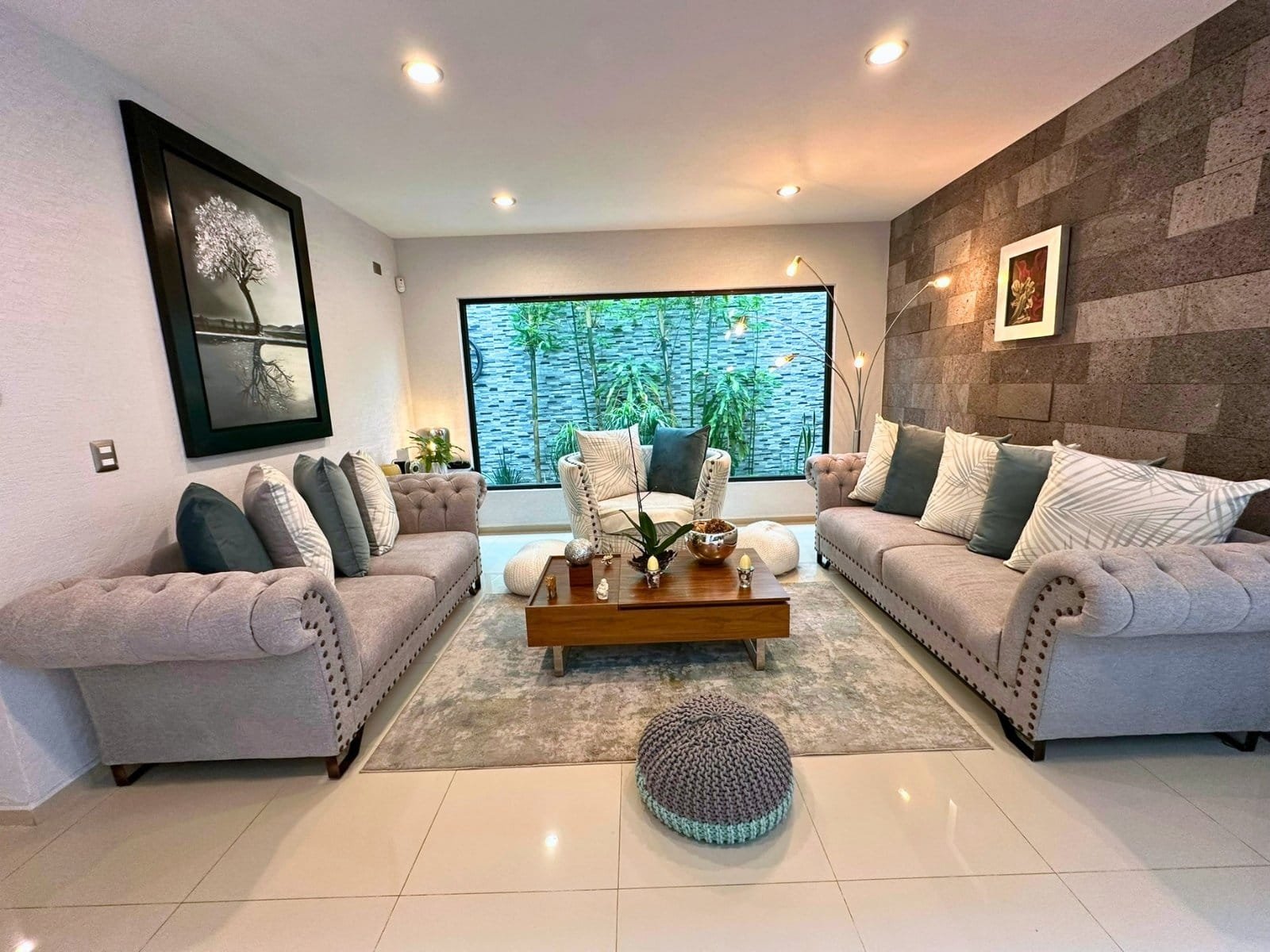 sala de casa en Cumbres del Lago, Querétaro.