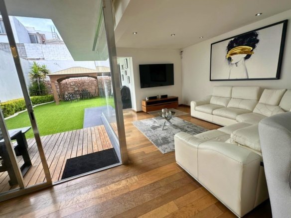 sala de casa con recámaras amplias en Cumbres del Lago Juriquilla, Querétaro.