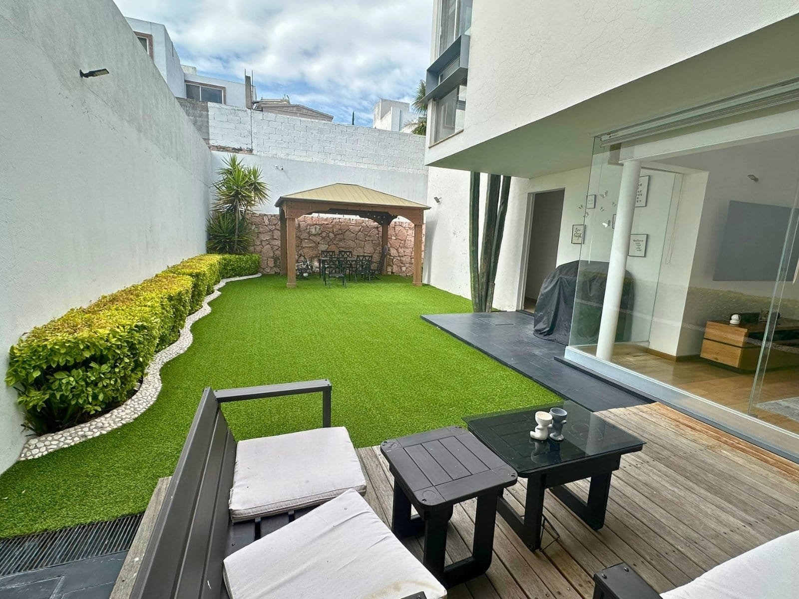 terraza de casa con recámaras amplias en Cumbres del Lago Juriquilla, Querétaro.