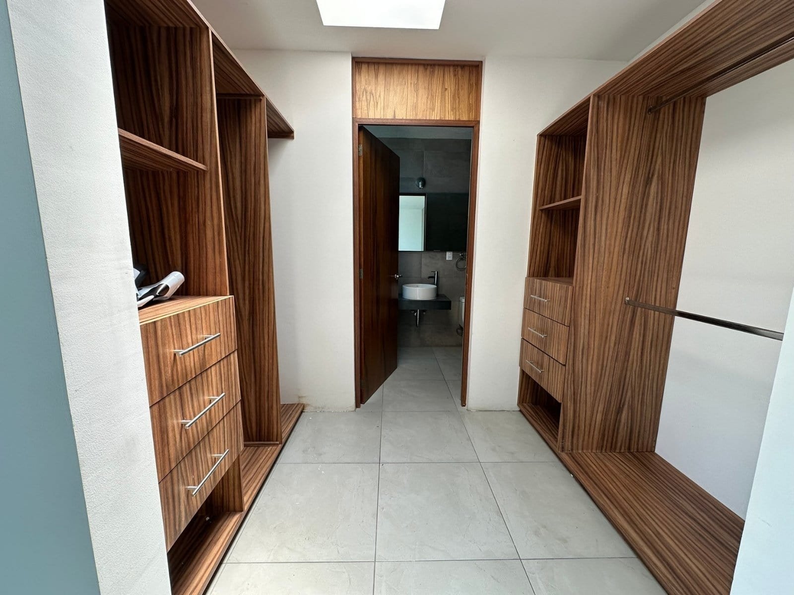vestidor de casa en Zibatá cerca de la Anáhuac