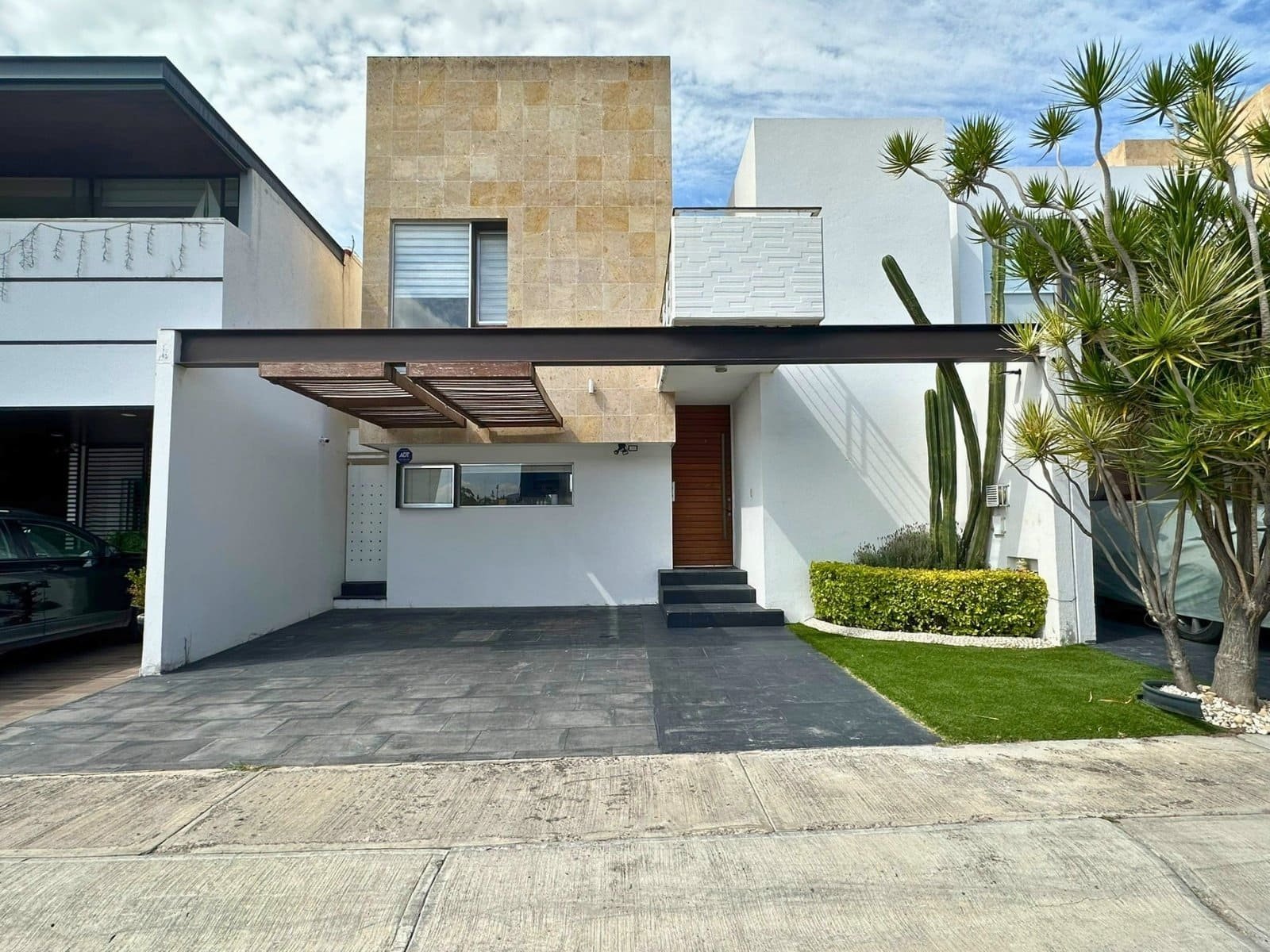 Casa con recámaras amplias en Cumbres del Lago Juriquilla, Querétaro.