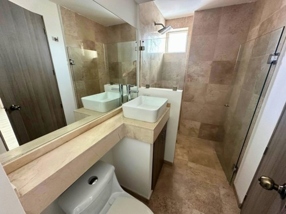 baño 2 de departamento en Cumbres del Lago.