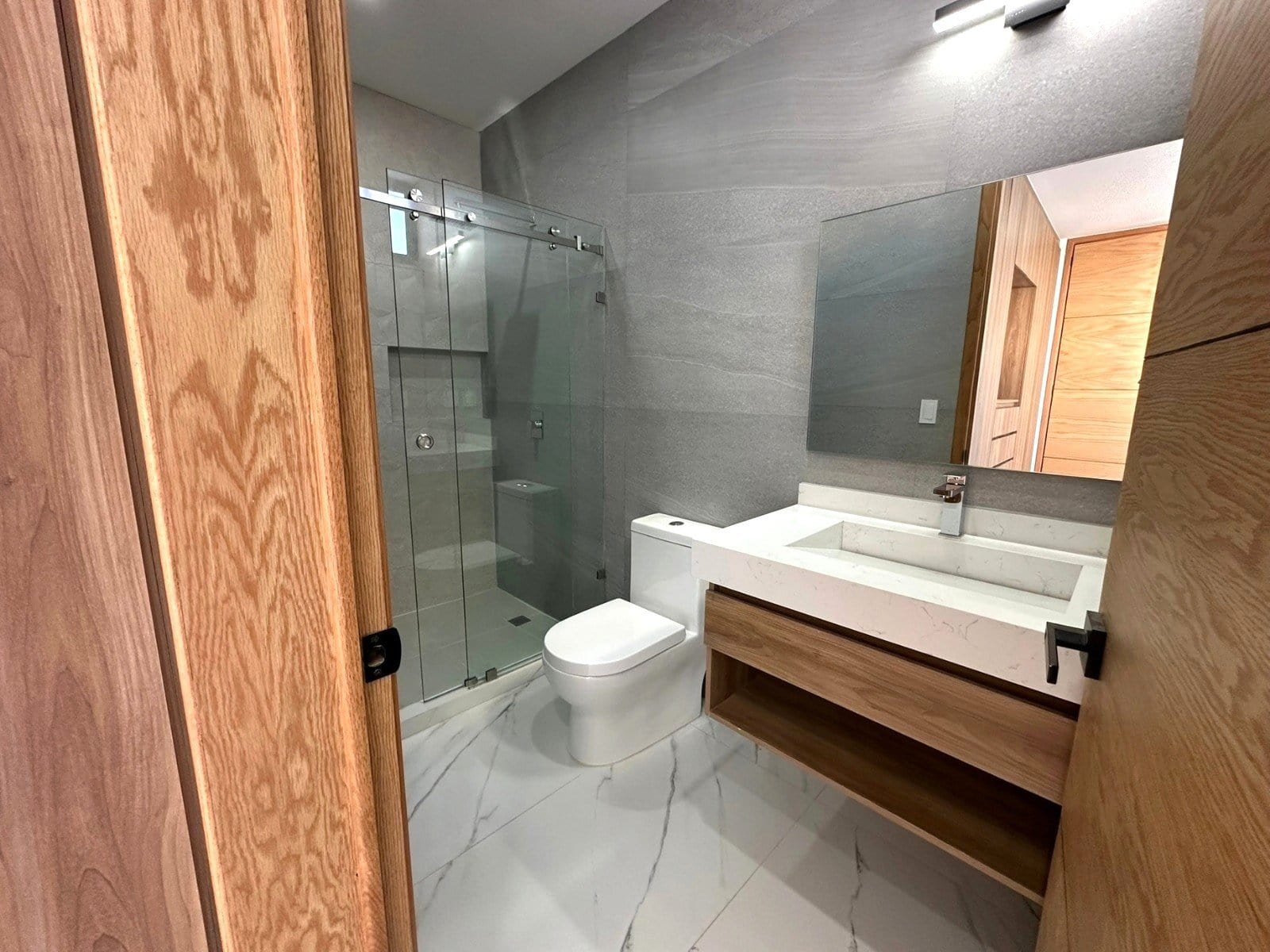 jade sur ortosa 16 – 14 baño 2 de hermosa casa en Zibata.