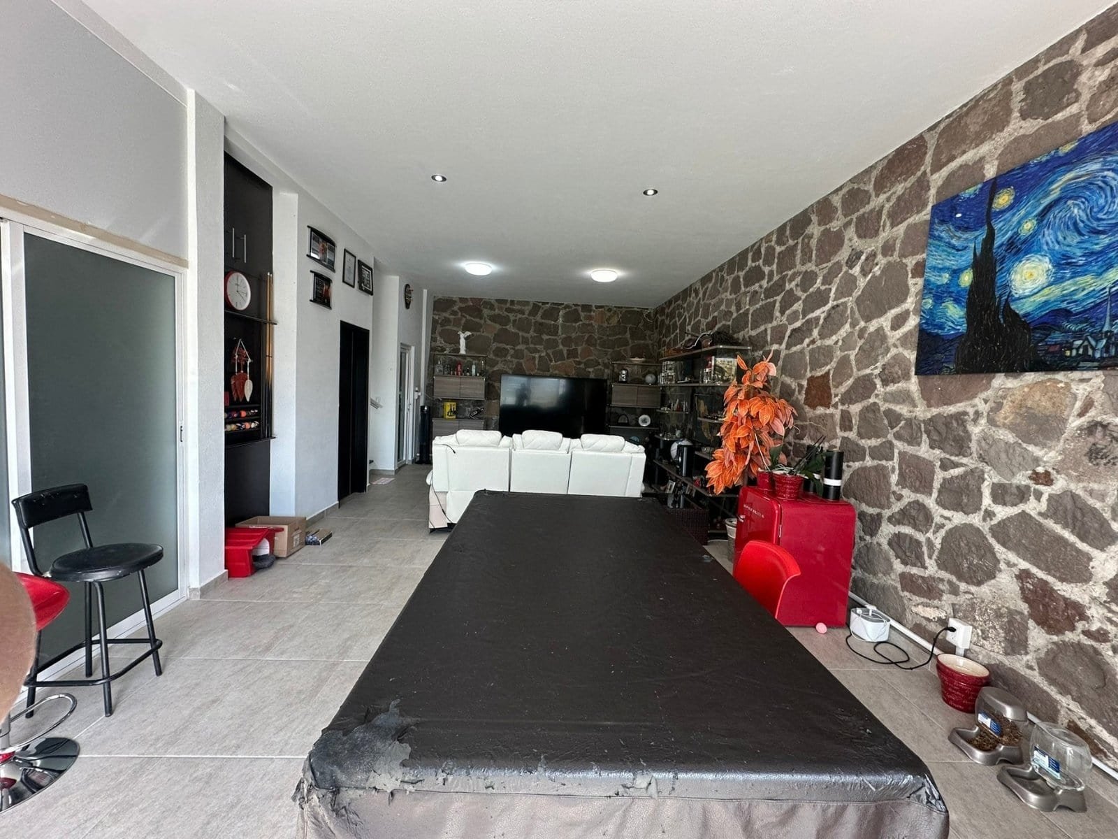 área social de casa en Cumbres del Lago con jardín amplio