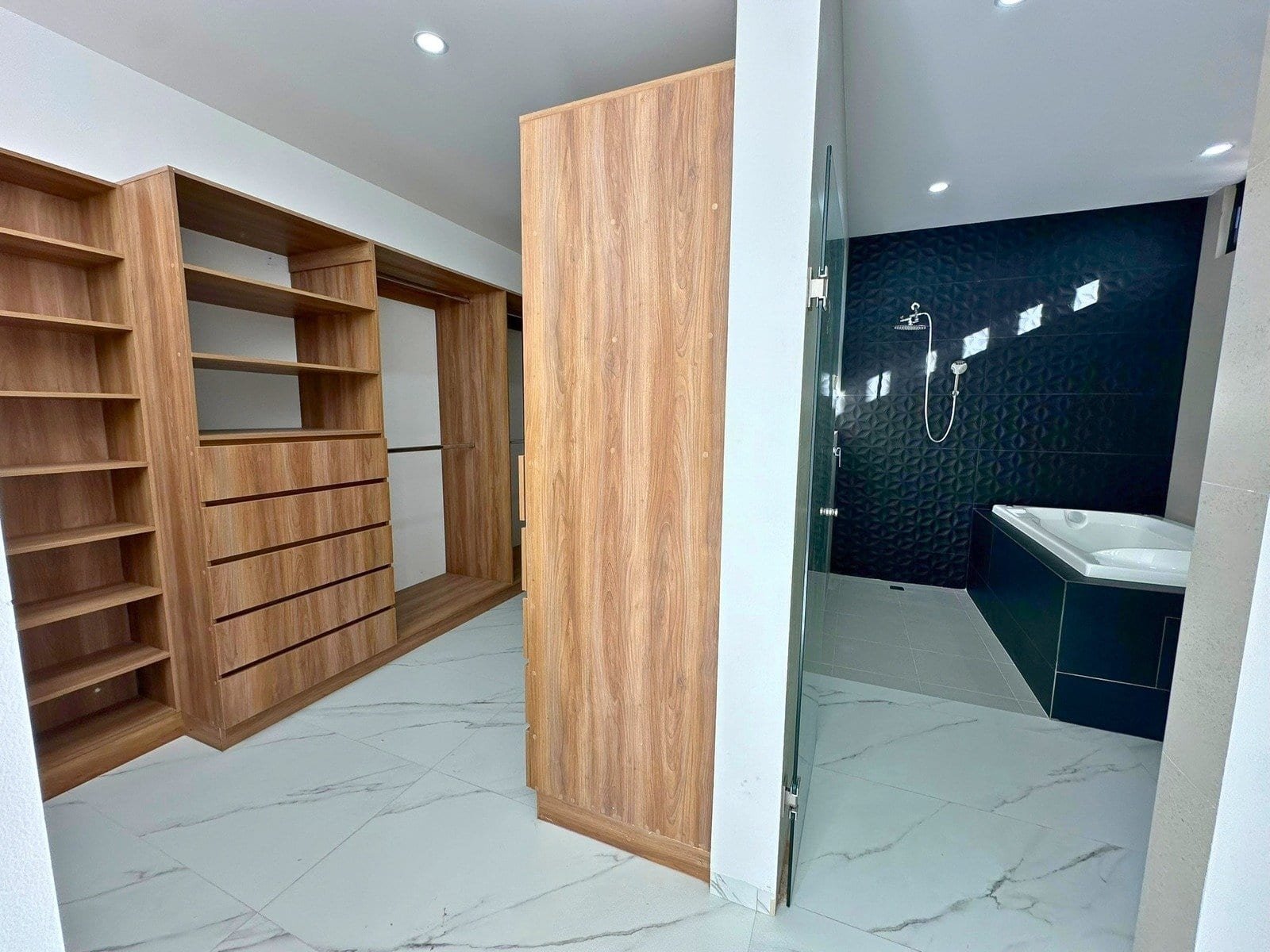 19 vestidor y baño de hermosa casa en Zibata.