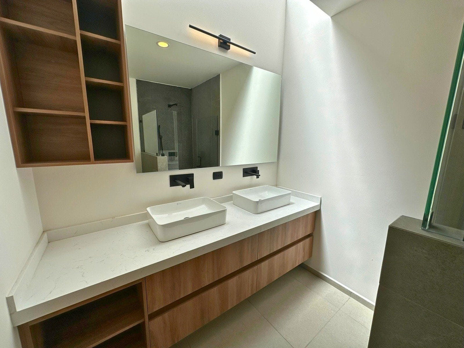 Amplia casa en Zakia con excelentes acabados | Estudio + Rooftop