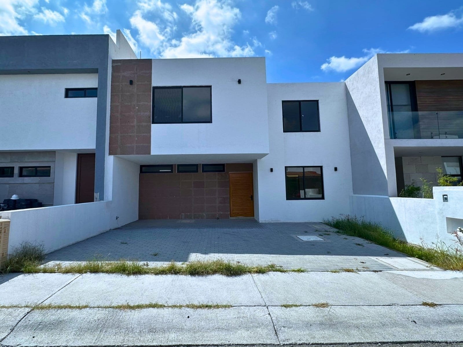 1 fachada de casa en lomes de Juriquilla