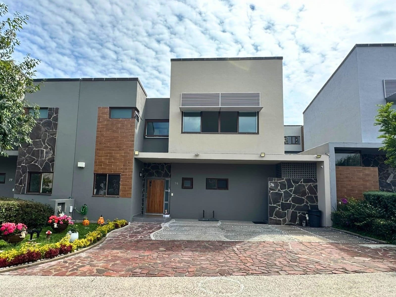 Casa en venta Altozano, Querétaro | 4 Recámaras 458m2 Terreno