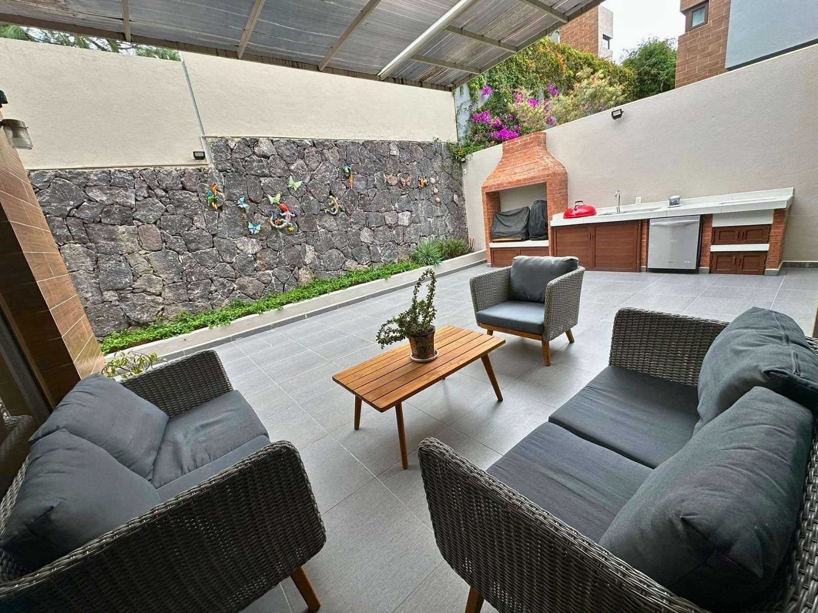 terraza de casa en venta en Altozano de 4 recámaras.