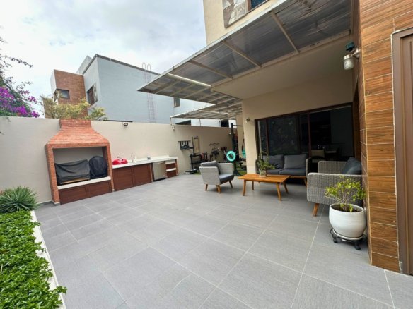 area social de casa en venta en Altozano de 4 recámaras.
