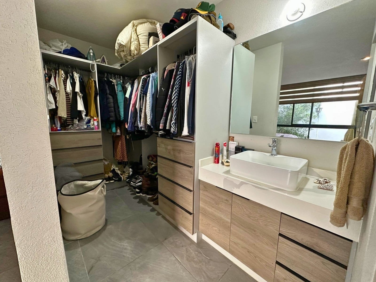 vestidor de casa en venta en Sabino Zibatá, Querétaro.