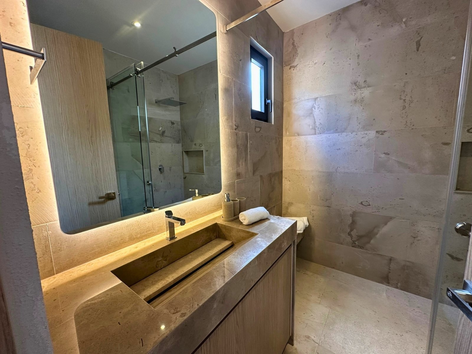 20 baño 2 de casa de lujo en Altozano, Querétaro.