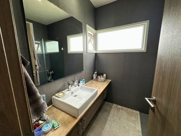 baño principal de casa en venta en Altozano de 4 recámaras.