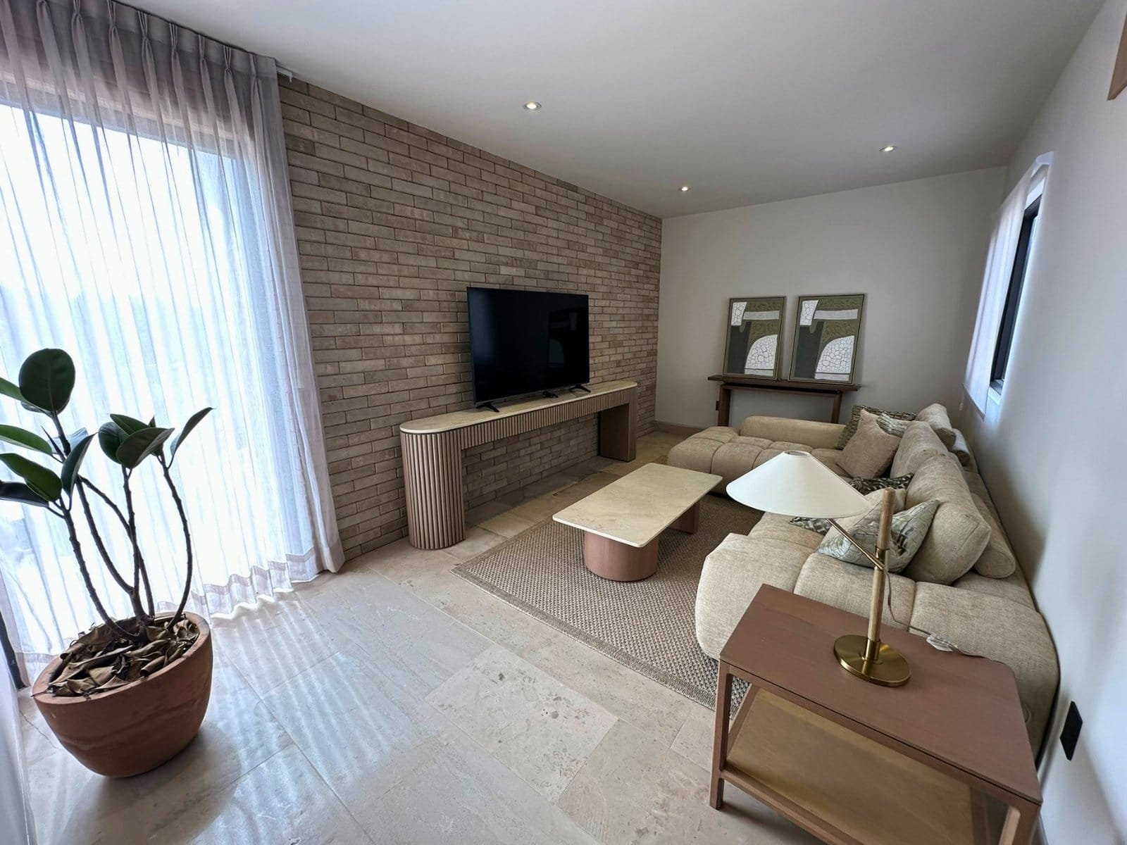 22 sala de tv de casa de lujo en Altozano, Querétaro.