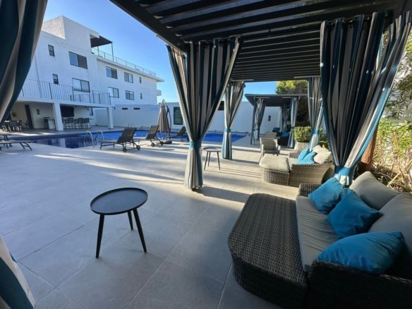 salas de alberca de casa en venta en Sabino Zibatá, Querétaro.