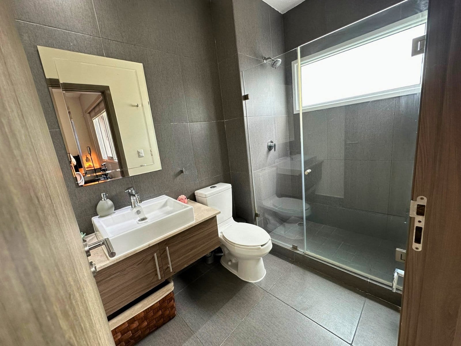 baño 2 de casa en venta en Altozano de 4 recámaras.