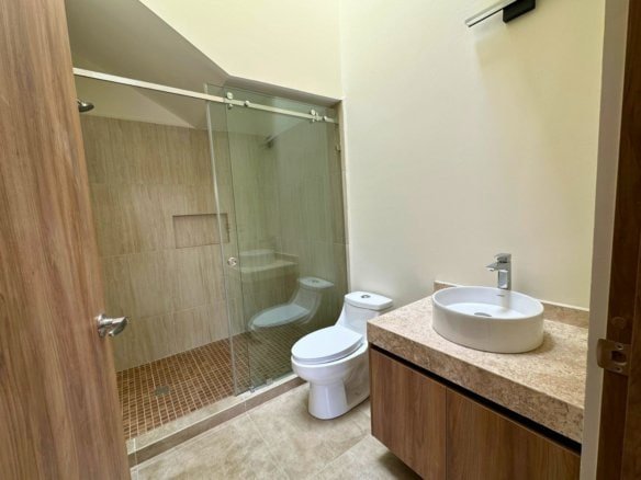 baño recámara planta baja de casa en lomes de Juriquilla