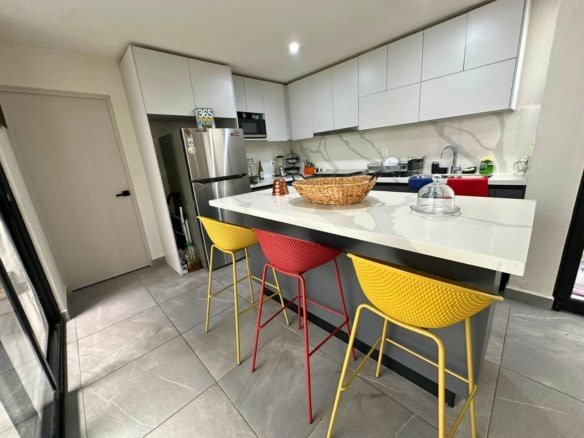 cocina de casa en venta en Sabino Zibatá, Querétaro.