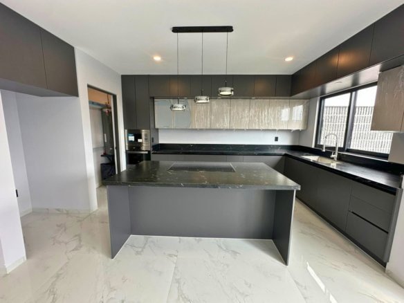 cocina de casa en Residencial El Mayorazgo, Querétaro.