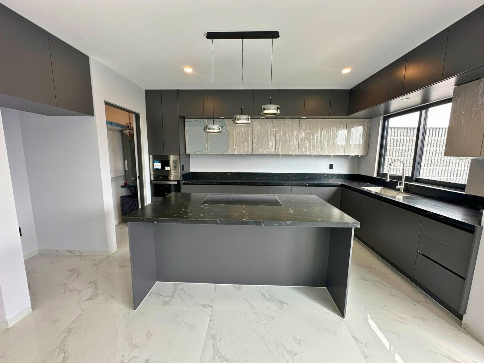 cocina de casa en Residencial El Mayorazgo, Querétaro.
