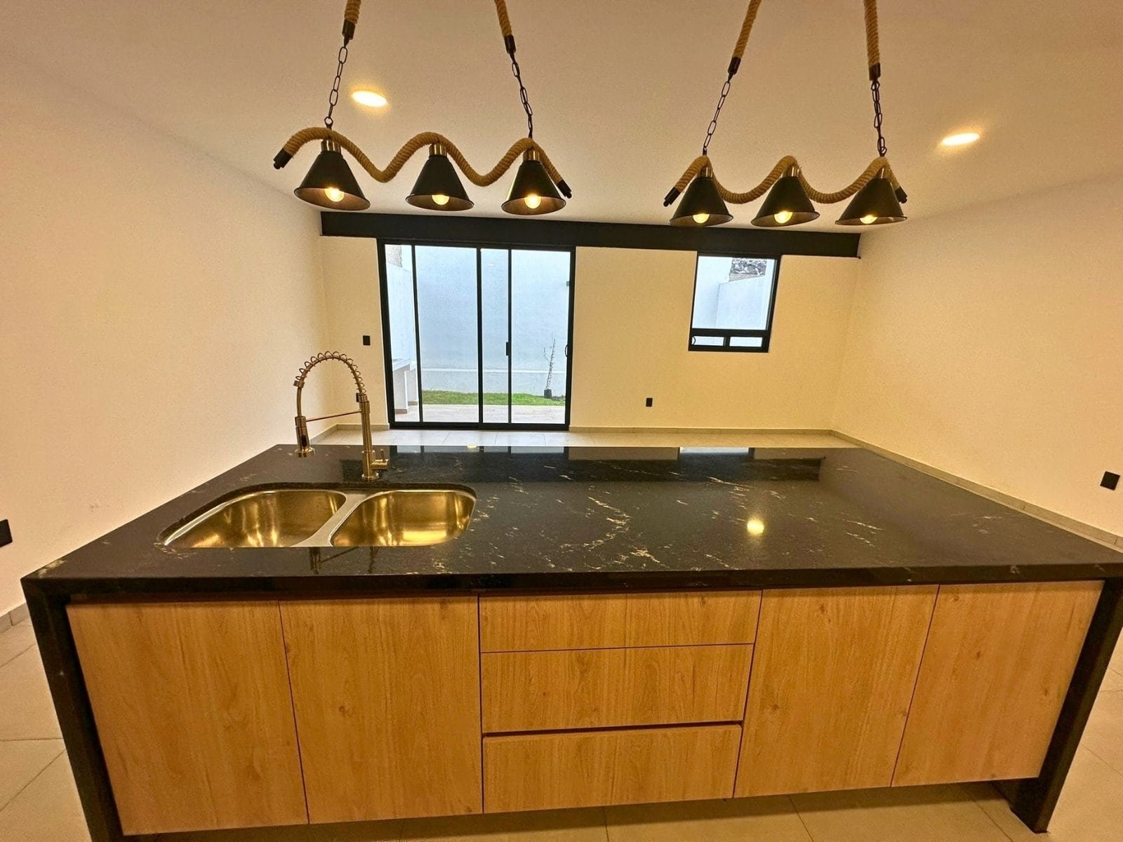 cocina y jardin de casa en venta en Samare Zibatá