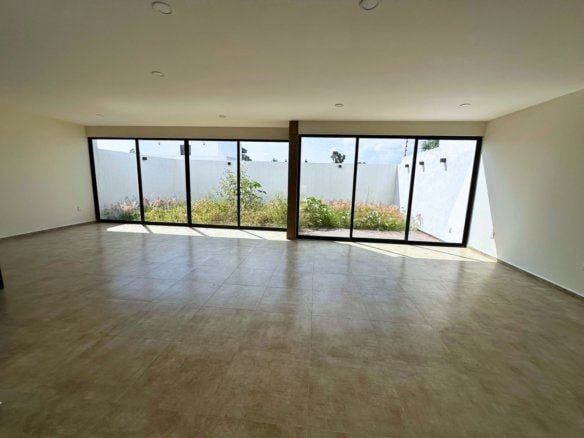 sala y comedor de casa en lomes de Juriquilla