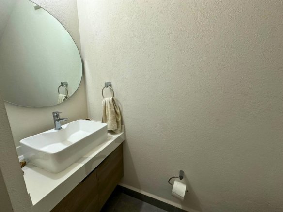 medio baño de casa en venta en Sabino Zibatá, Querétaro.