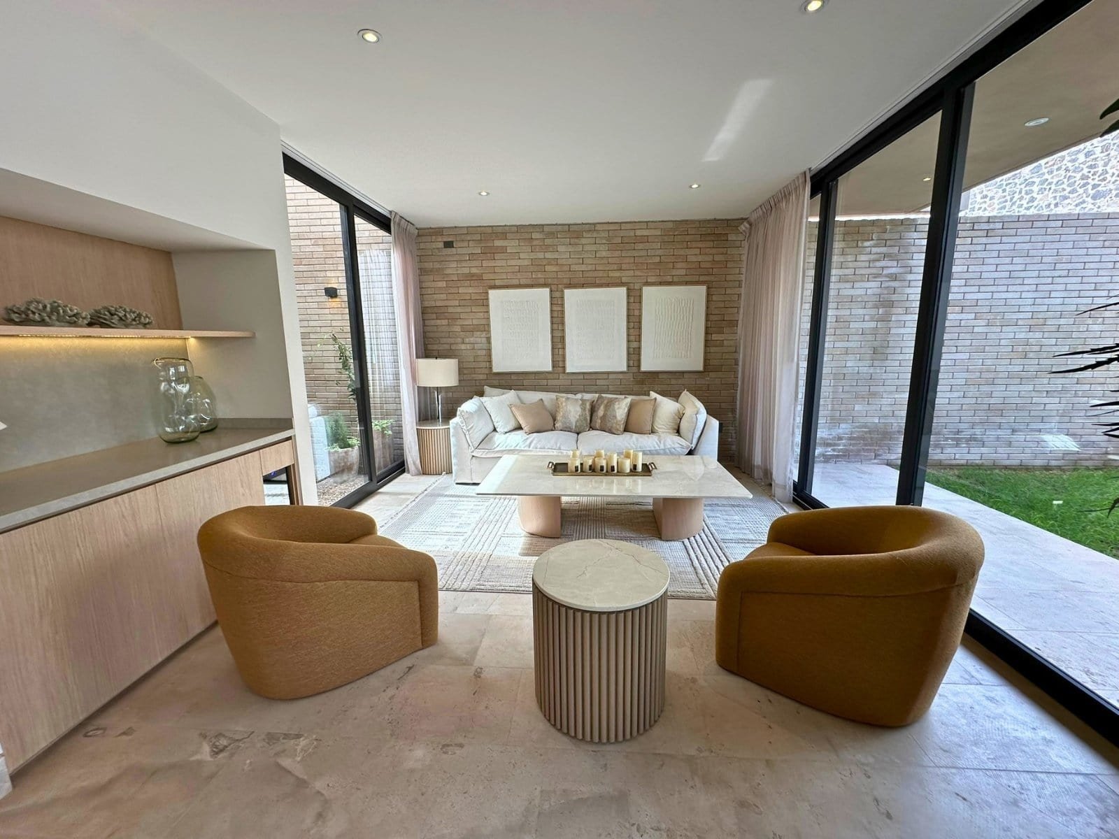 7 sala de casa de lujo en Altozano, Querétaro.